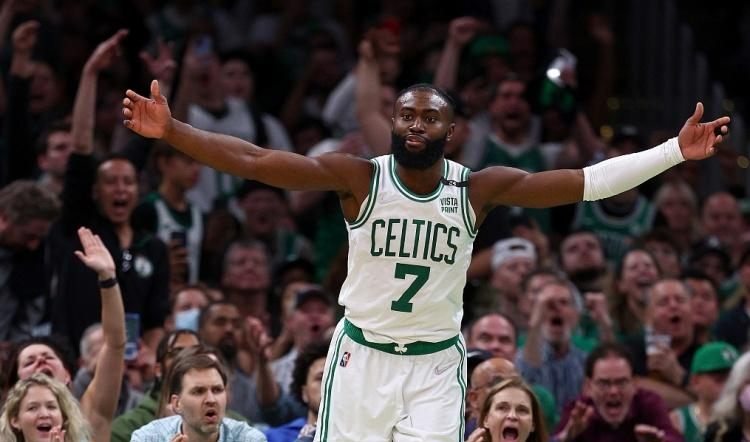 塔图姆新星绝杀表现惊艳,巴塞罗那未来可期!的简单介绍 塔图姆新星绝杀表现惊艳,巴塞罗那未来可期!的简单介绍